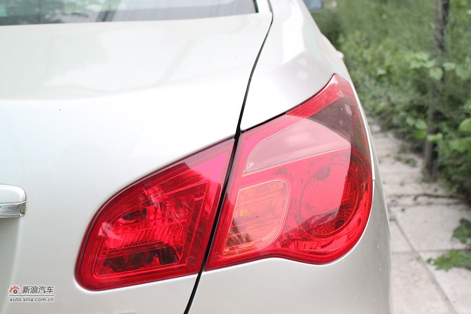 荣威550s 1.8L手动启逸版