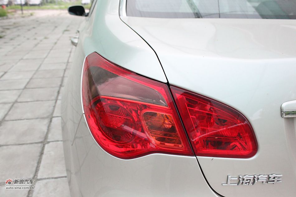 荣威550s 1.8L手动启逸版