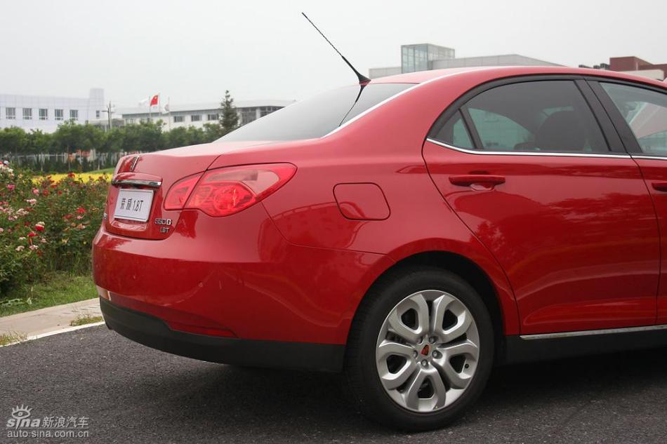 新浪汽车试驾荣威550G 1.8T品仕版组图