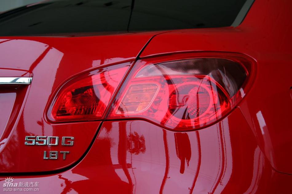 新浪汽车试驾荣威550G 1.8T品仕版组图