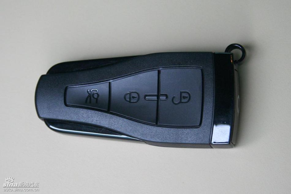 新浪汽车试驾荣威550G 1.8T品仕版组图