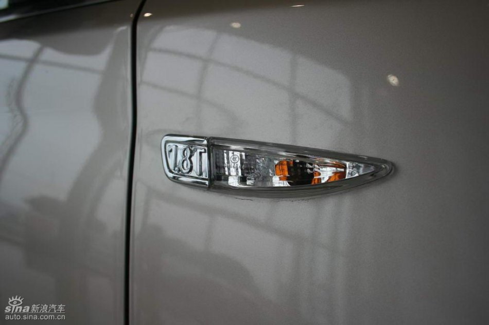 上汽荣威550外观