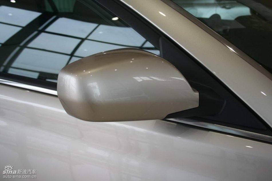 上汽荣威550外观