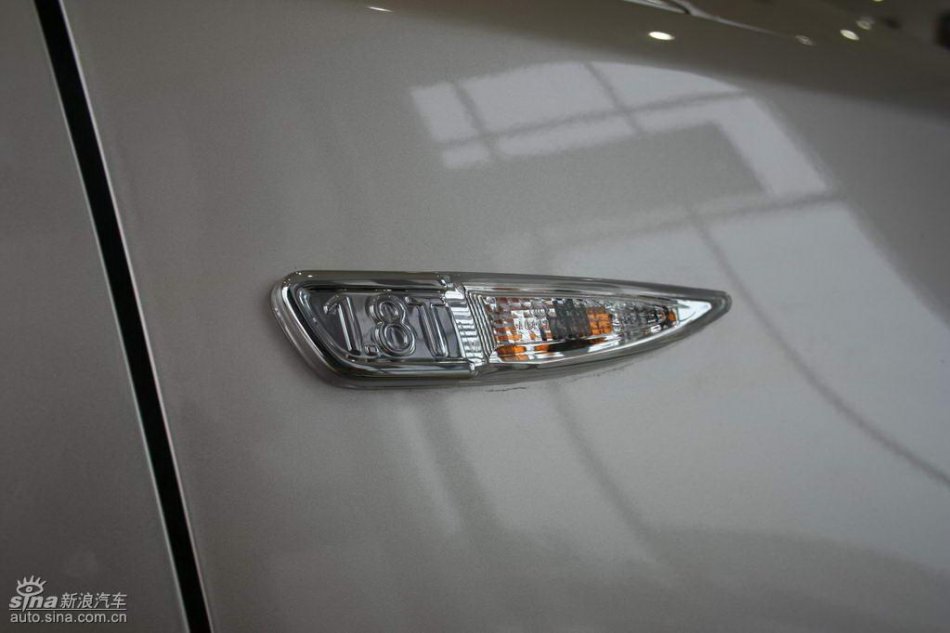 上汽荣威550外观