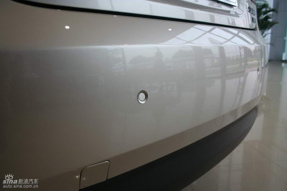 上汽荣威550外观