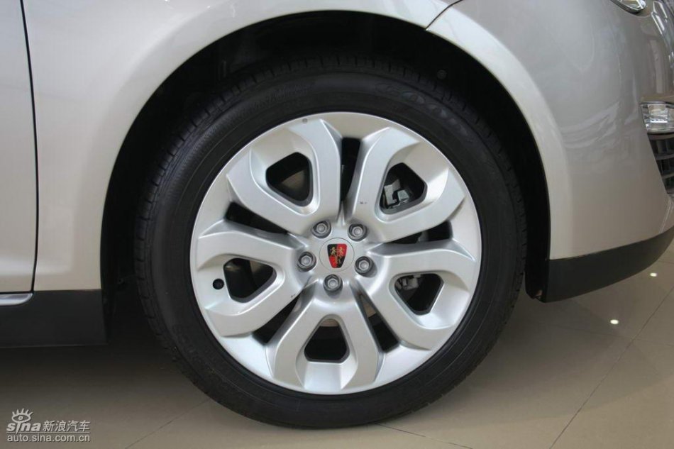 上汽荣威550外观