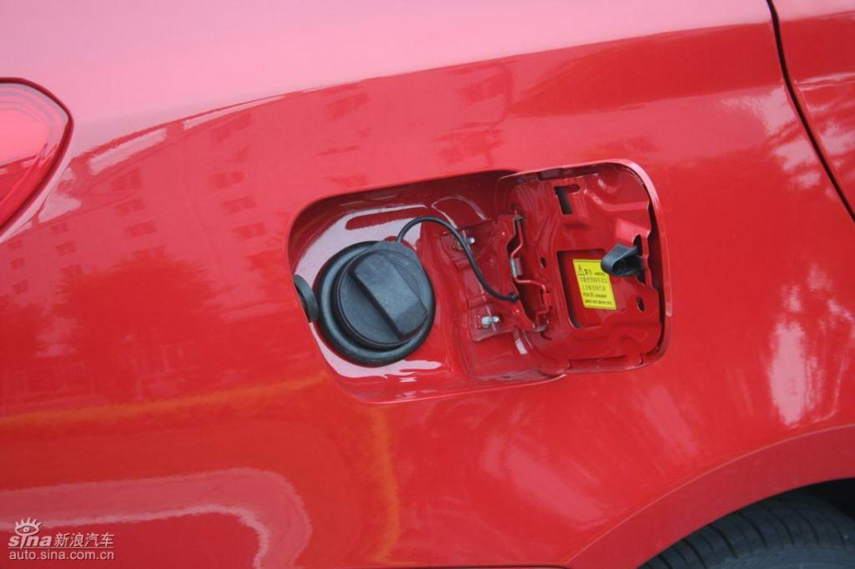 上汽荣威550外观