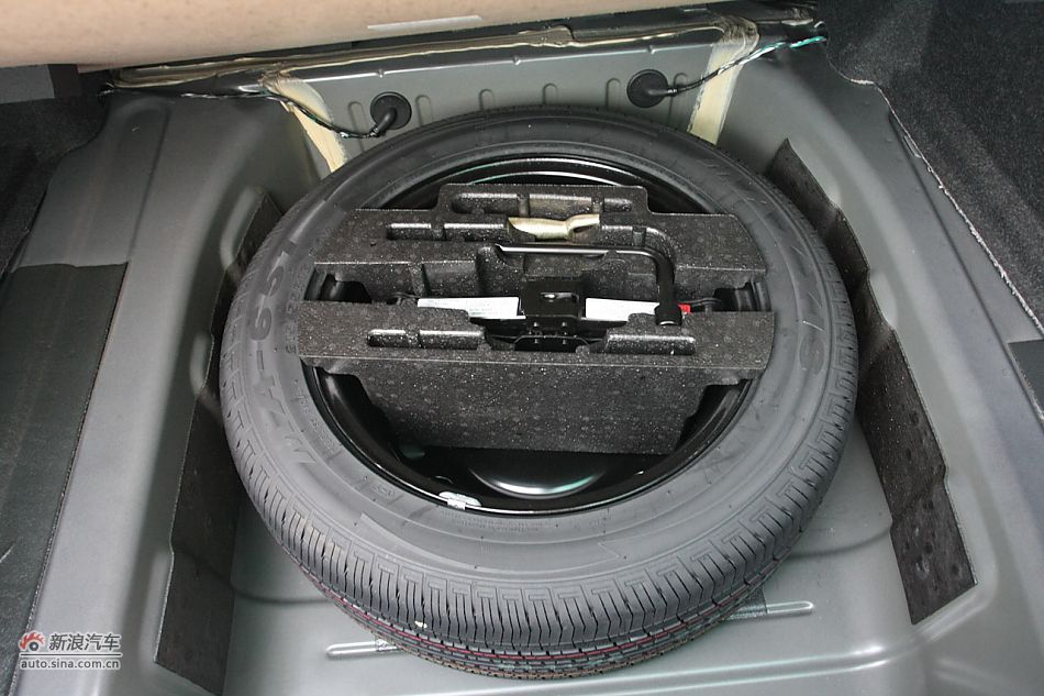 荣威550s 1.8L自动超值版