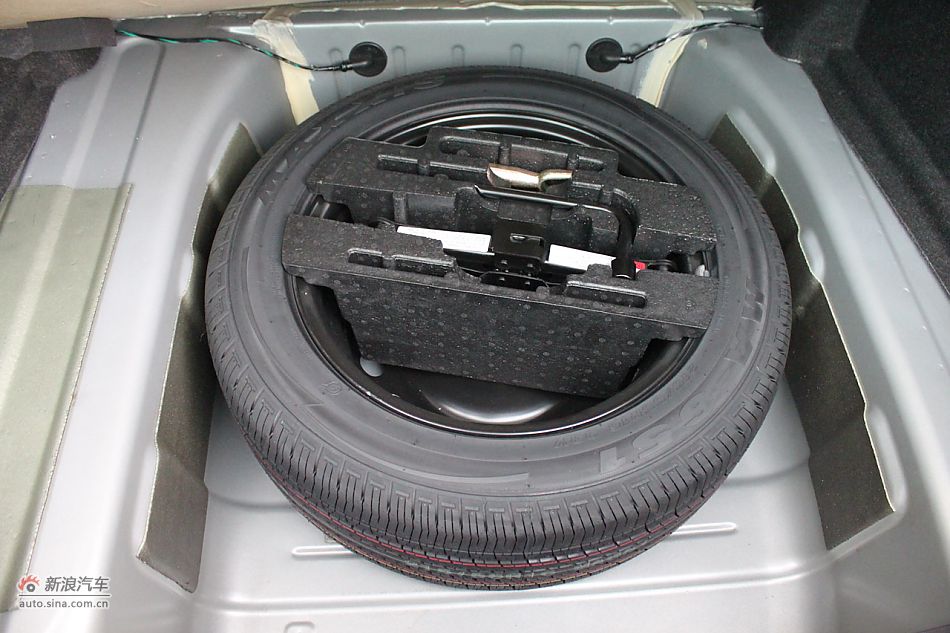 荣威550s 1.8L手动启逸版