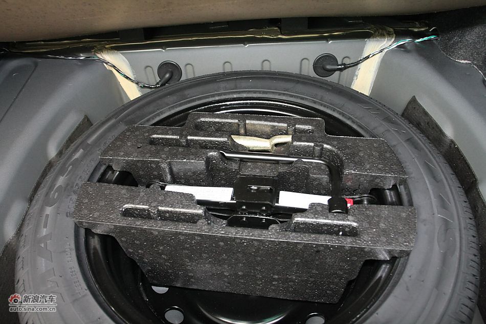 荣威550s 1.8L自动超值版