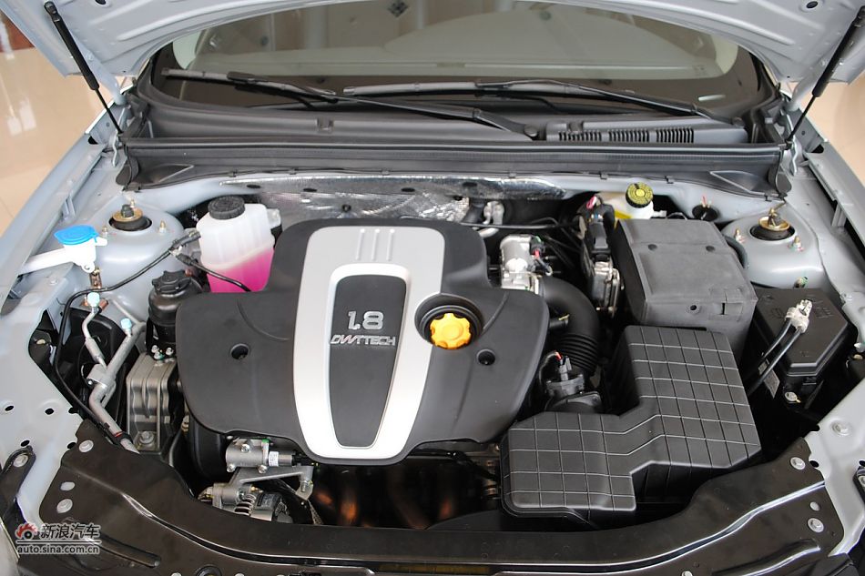 荣威550s 1.8L自动启臻版