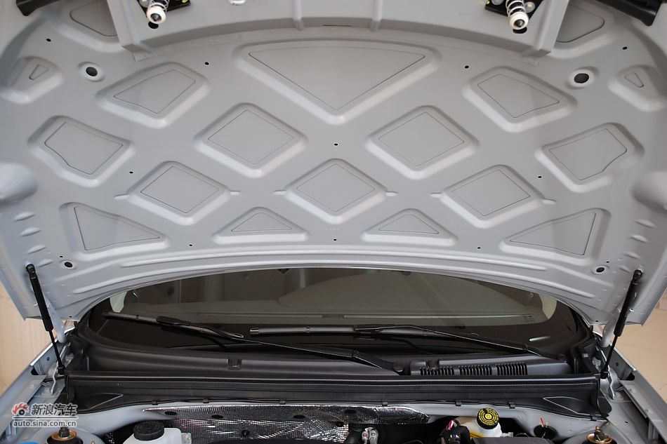 荣威550s 1.8L自动启臻版