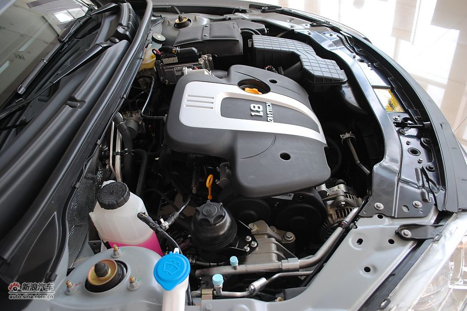 荣威550s 1.8L自动启臻版