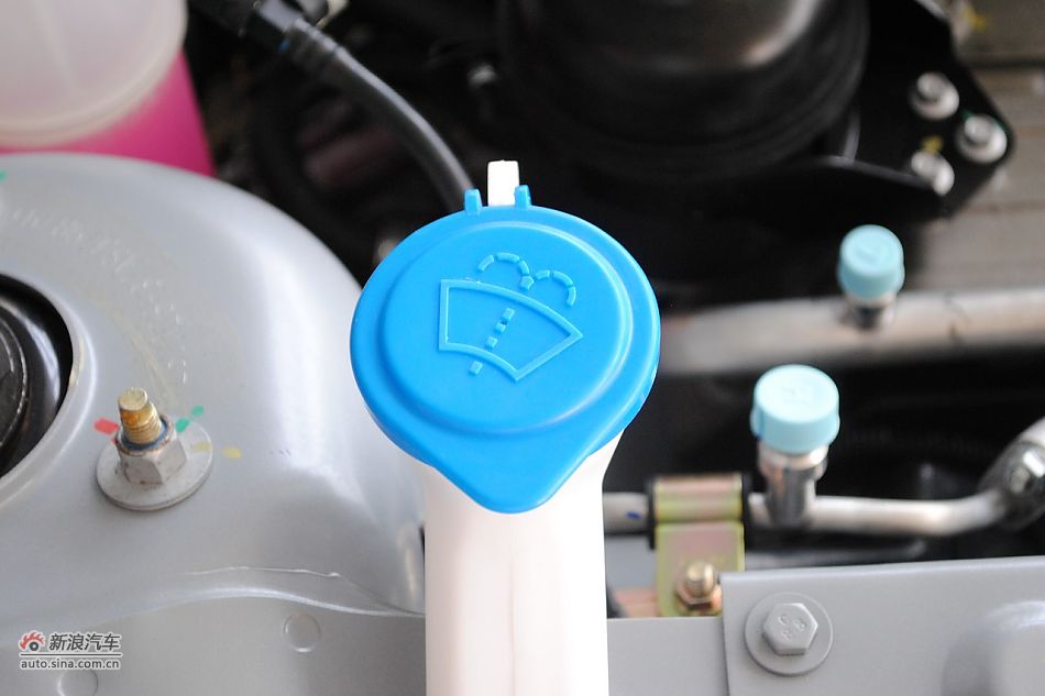 荣威550s 1.8L自动启臻版