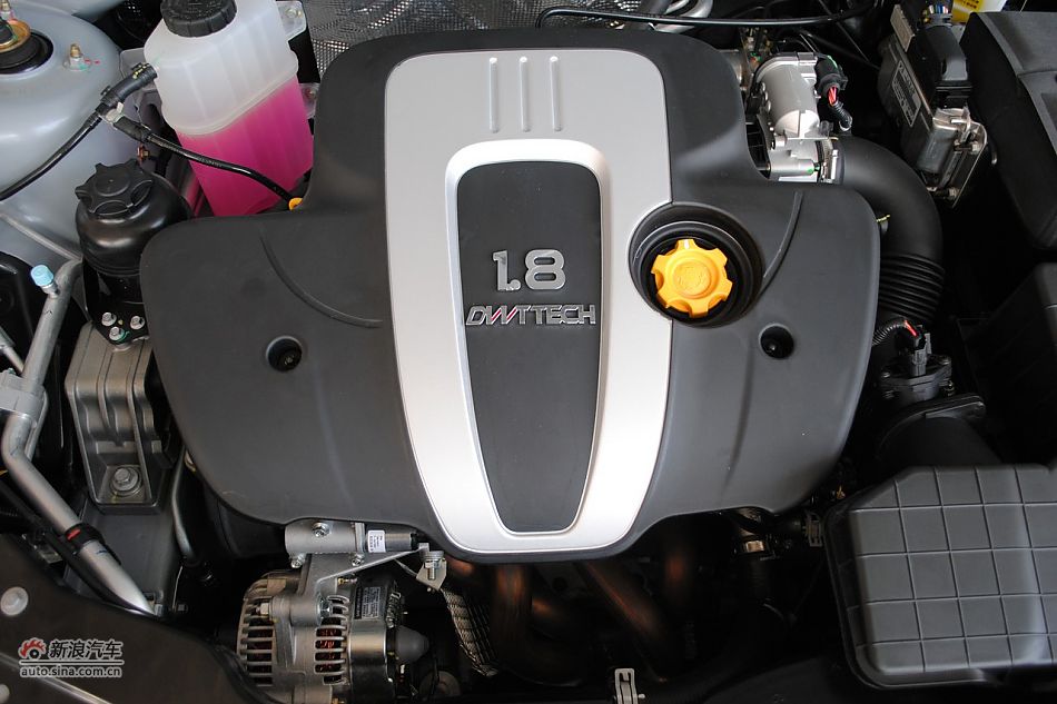 荣威550s 1.8L自动启臻版