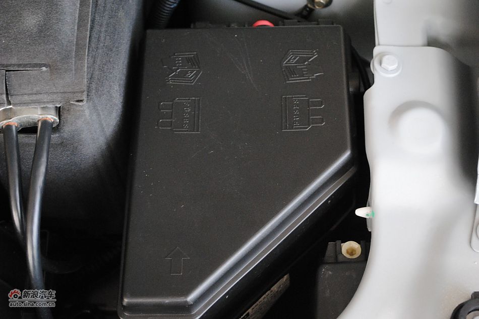 荣威550s 1.8L自动启臻版