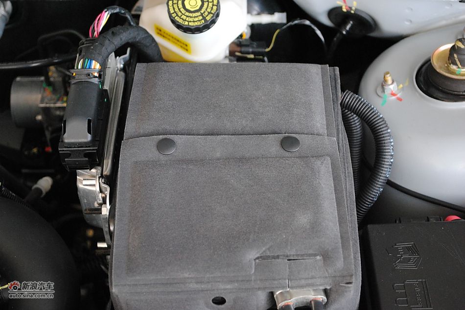 荣威550s 1.8L自动启臻版