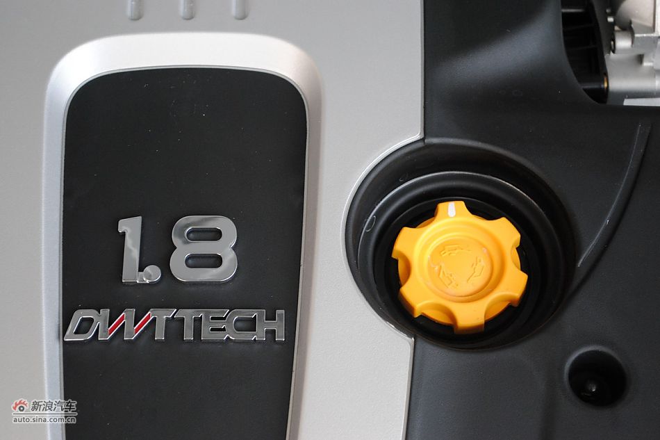 荣威550s 1.8L自动启臻版
