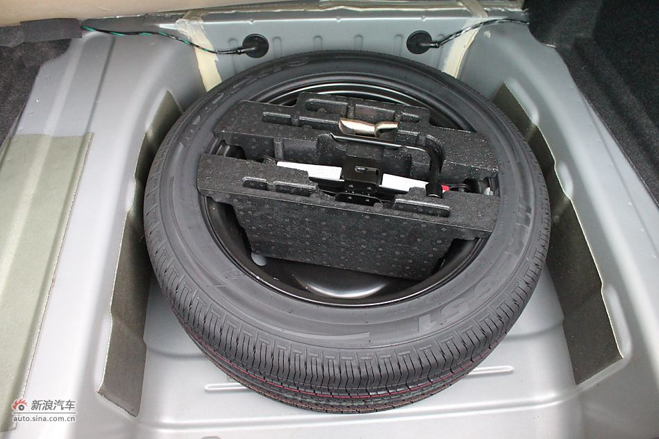 荣威550s 1.8L手动启逸版