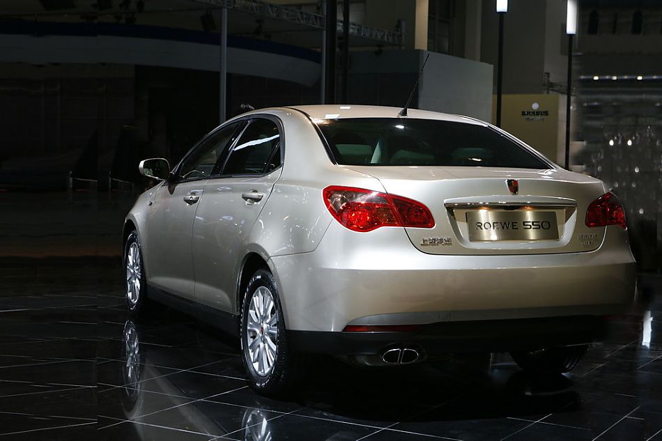 图为荣威550外观及细节