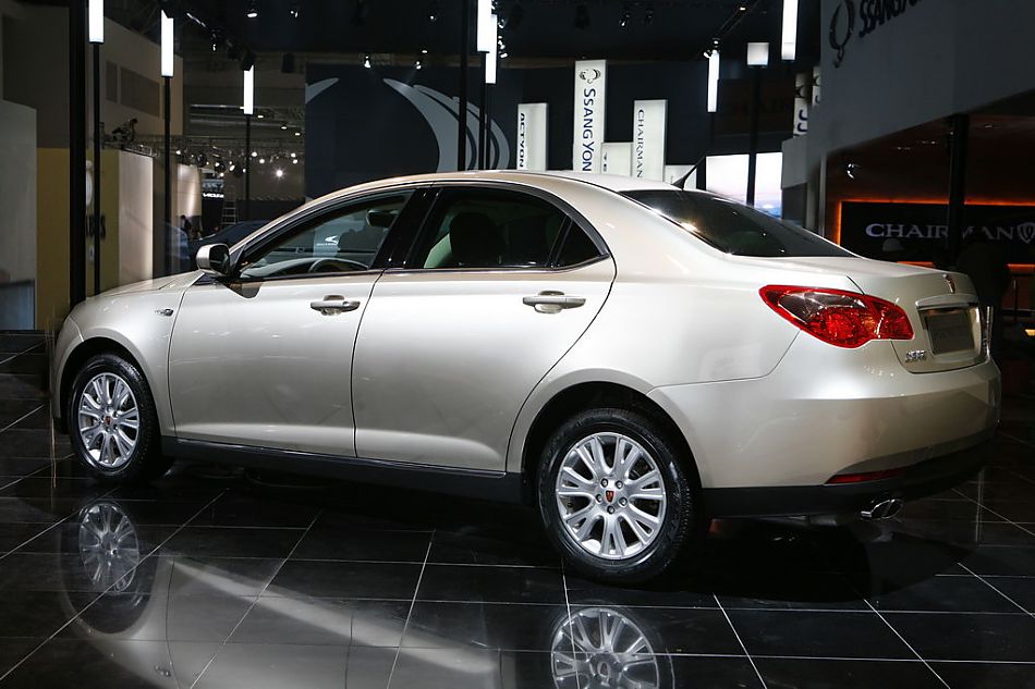 图为荣威550外观及细节