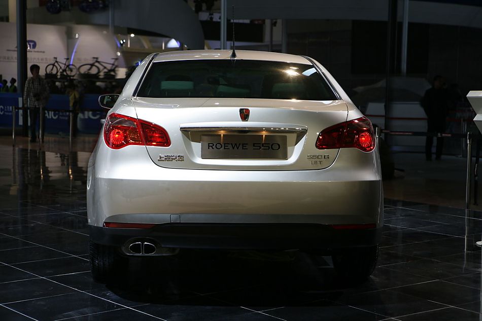 图为荣威550外观及细节