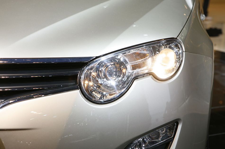 图为荣威550外观及细节