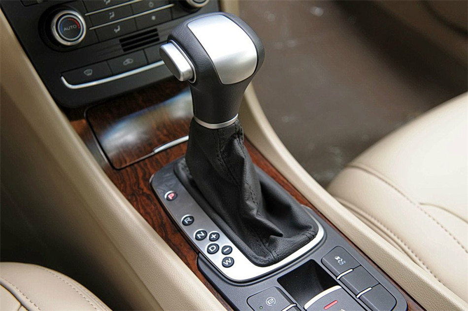 2013款 550D 1.8T AT 品臻版 内饰