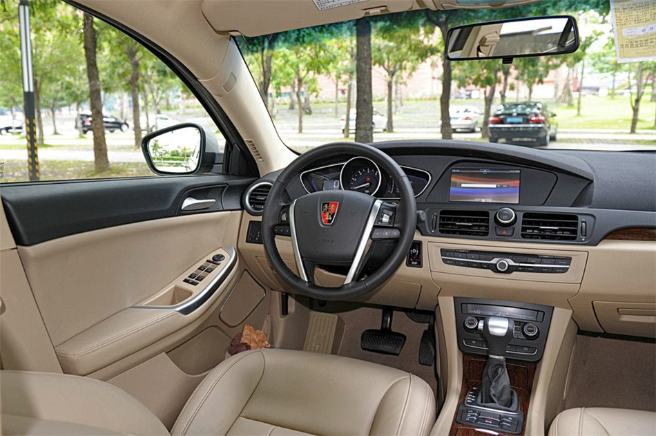 2013款 550D 1.8T AT 品臻版 内饰