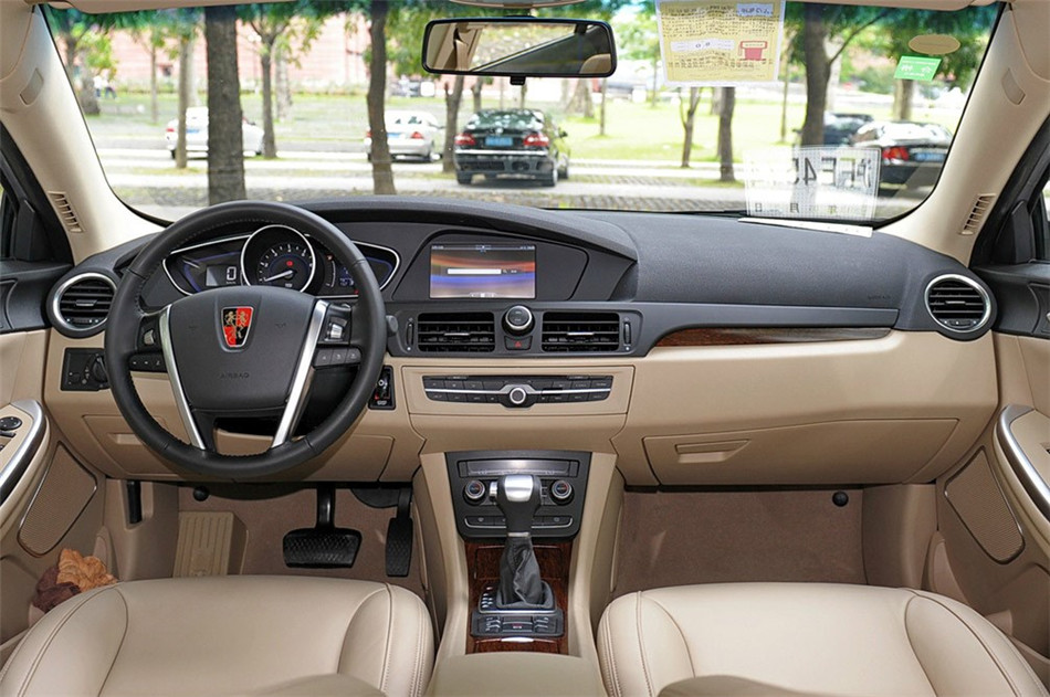 2013款 550D 1.8T AT 品臻版 内饰