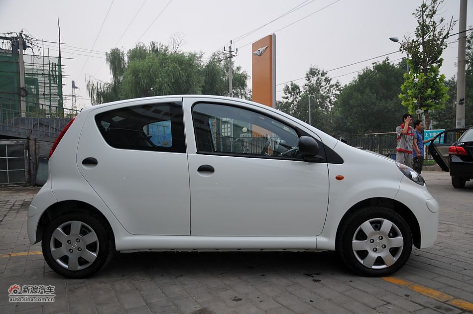 2011款比亚迪F0尚酷爱国版1.0L悦酷型