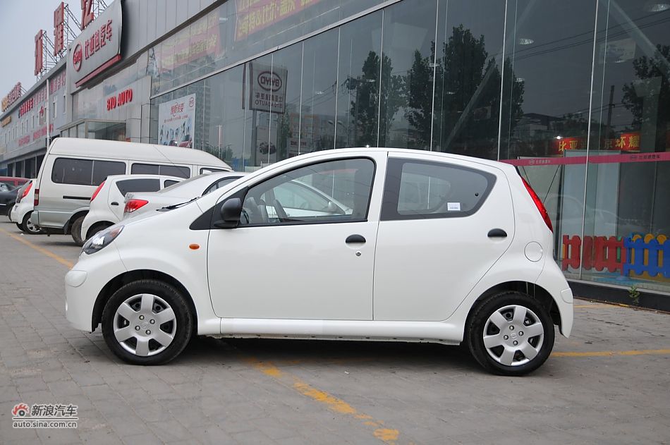 2011款比亚迪F0尚酷爱国版1.0L悦酷型