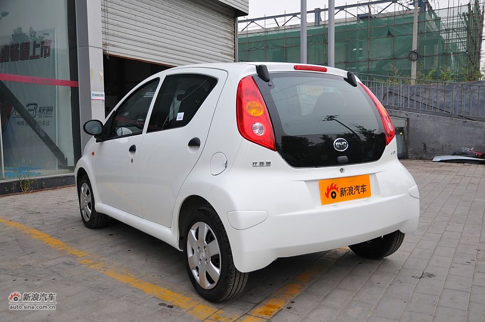 2011款比亚迪F0尚酷爱国版1.0L悦酷型