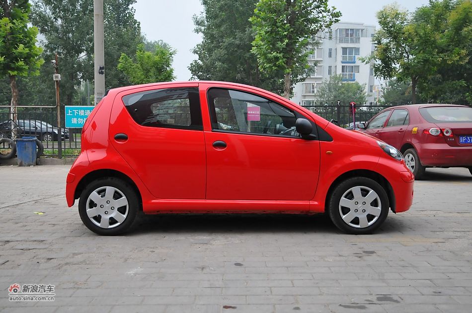 2011款比亚迪F0尚酷爱国版1.0L炫酷型