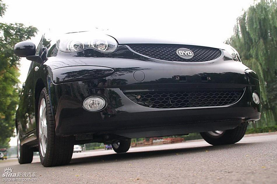 比亚迪F0到店实拍与街头实拍外观图