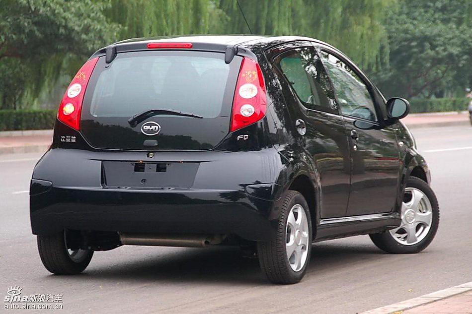 比亚迪F0到店实拍与街头实拍外观图