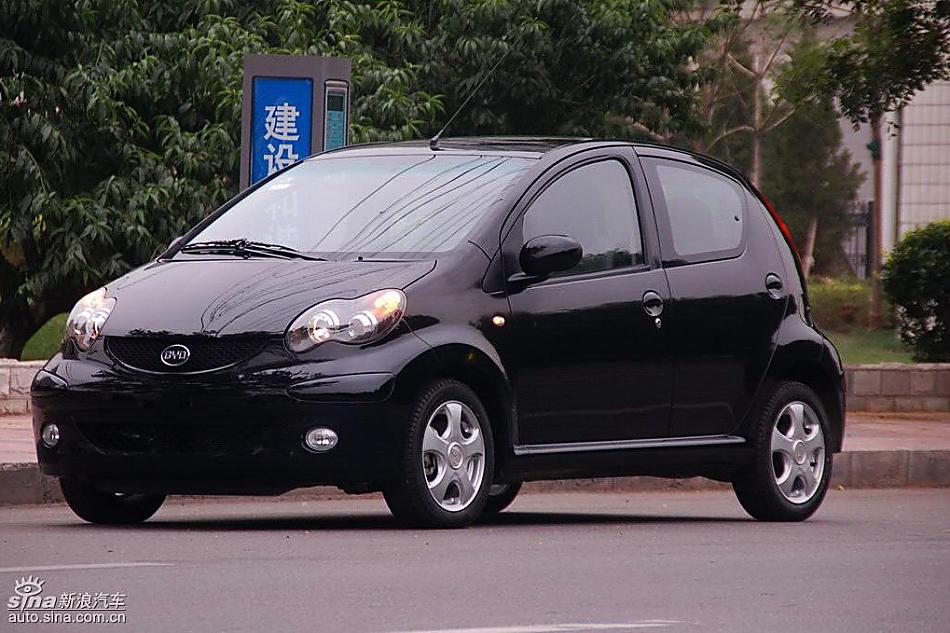 比亚迪F0到店实拍与街头实拍外观图