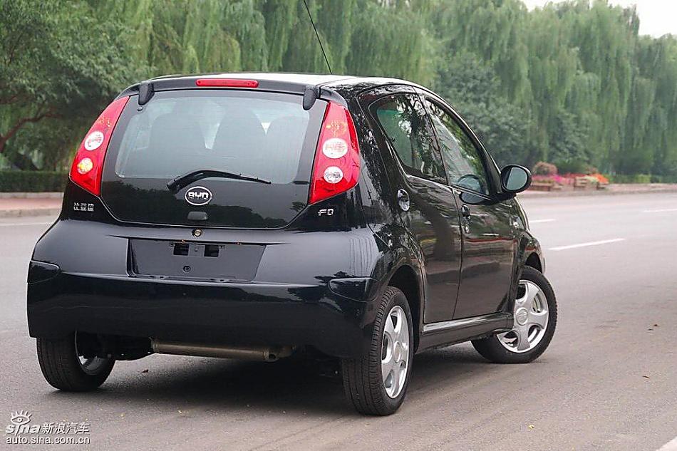 比亚迪F0到店实拍与街头实拍外观图