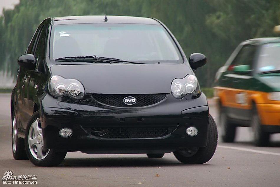 比亚迪F0到店实拍与街头实拍外观图