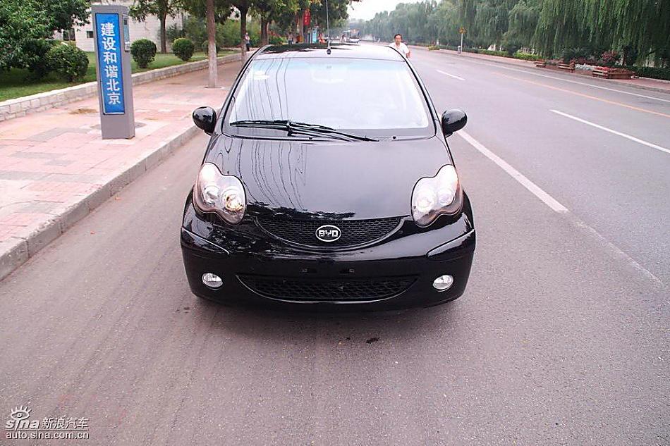 比亚迪F0到店实拍与街头实拍外观图