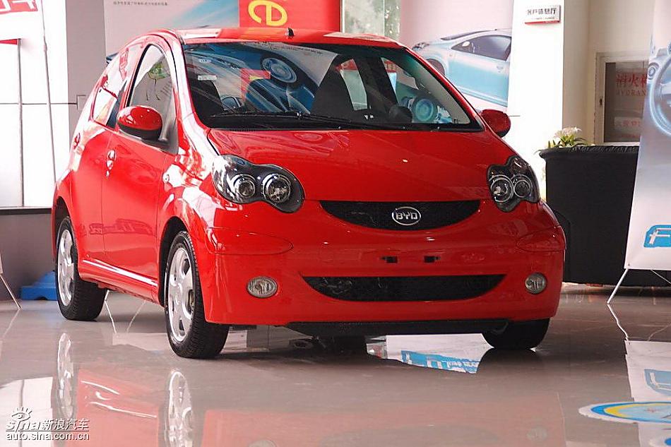 比亚迪F0到店实拍与街头实拍外观图