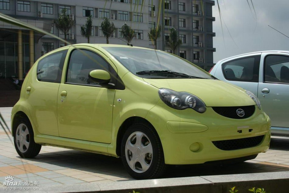 比亚迪F0外观图