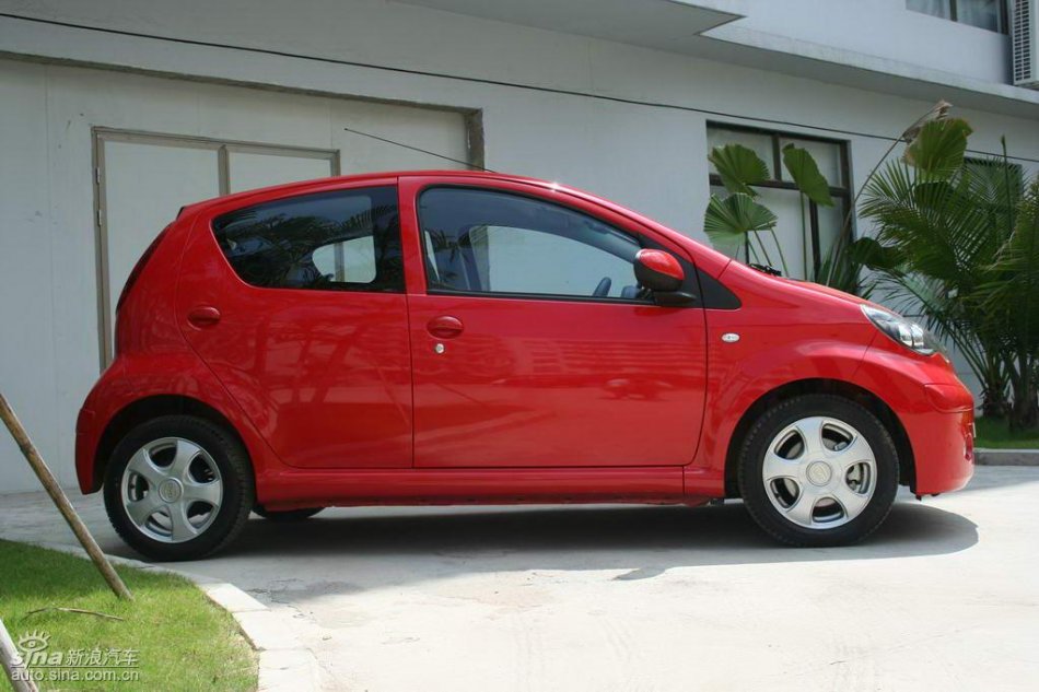 比亚迪F0外观图