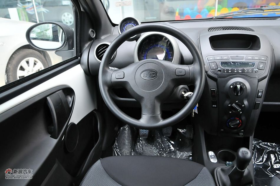 2011款比亚迪F0尚酷爱国版1.0L悦酷型