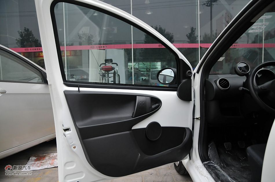 2011款比亚迪F0尚酷爱国版1.0L悦酷型