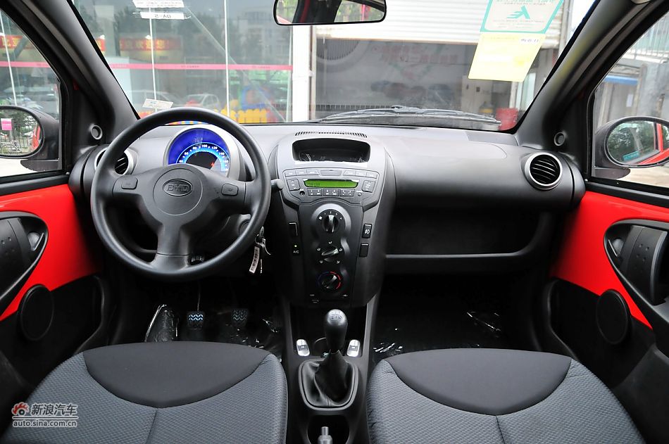 2011款比亚迪F0尚酷爱国版1.0L炫酷型