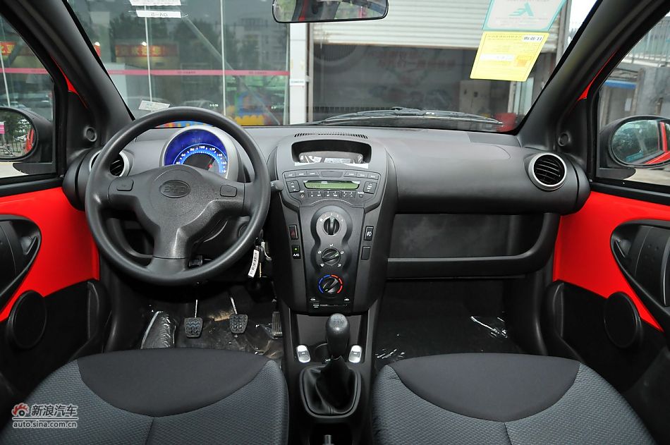 2011款比亚迪F0尚酷爱国版1.0L炫酷型