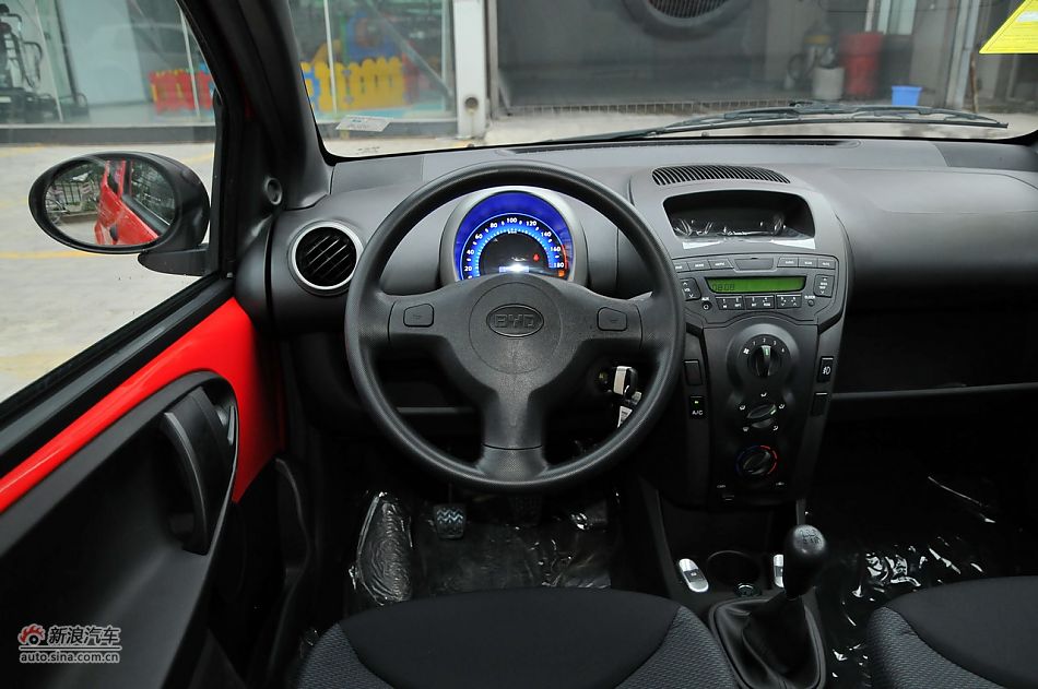 2011款比亚迪F0尚酷爱国版1.0L炫酷型