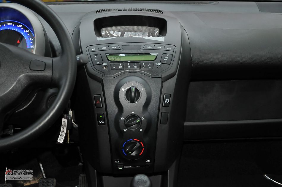 2011款比亚迪F0尚酷爱国版1.0L炫酷型