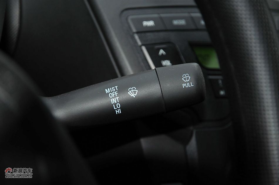 2011款比亚迪F0尚酷爱国版1.0L炫酷型